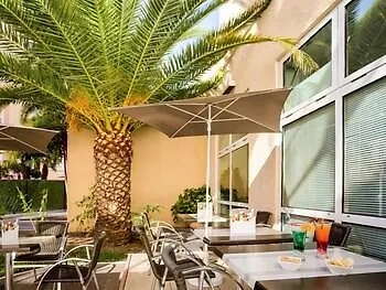 Ibis Styles Centre Gare ホテル 3*