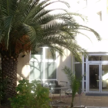 Ibis Styles Centre Gare Перпиньан